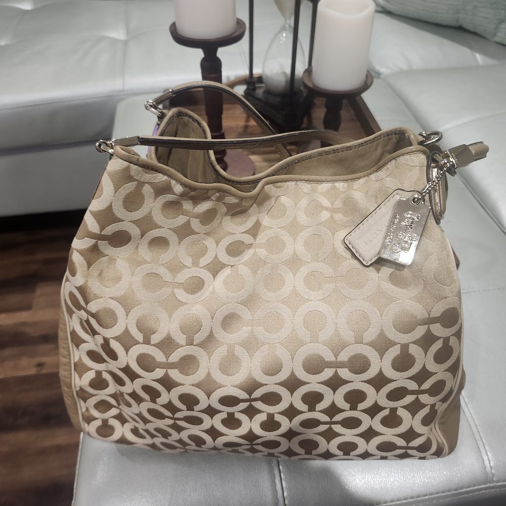 Coach Tan Signature Women's Bag
